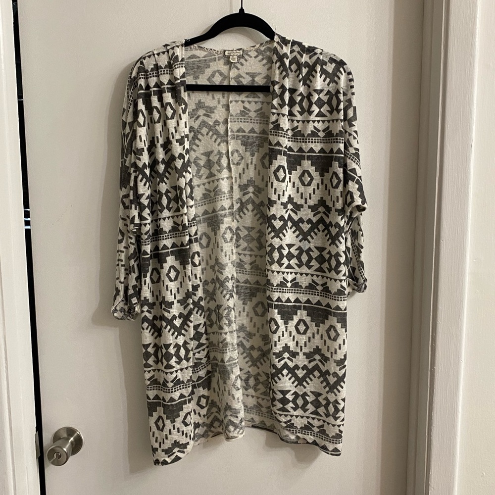 Aztec print kimono size medium - Picture 2 of 5